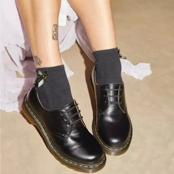 NEW Dr. Martens WOMEN'S SMOOTH LEATHER OXFORD SHOES Size 6 $140 - Picture 2 of 12